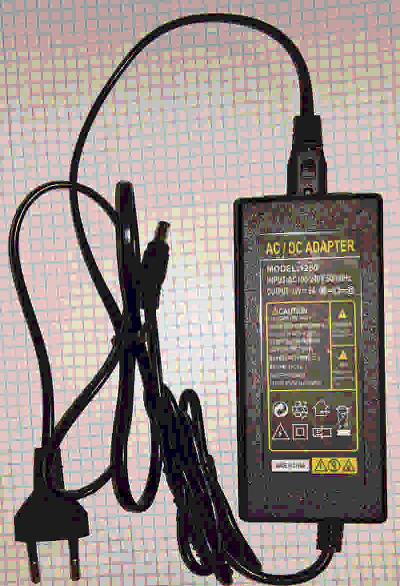 12V-Power-Adapter